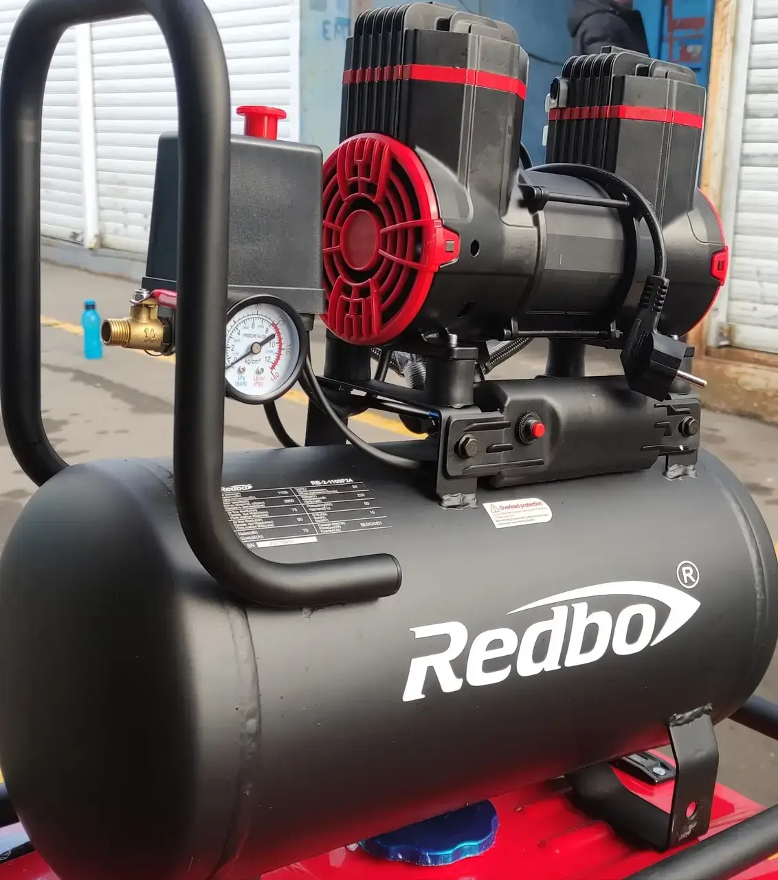 Безмасляний компресор REDBO RB-2-1100F24 - Зображення 3