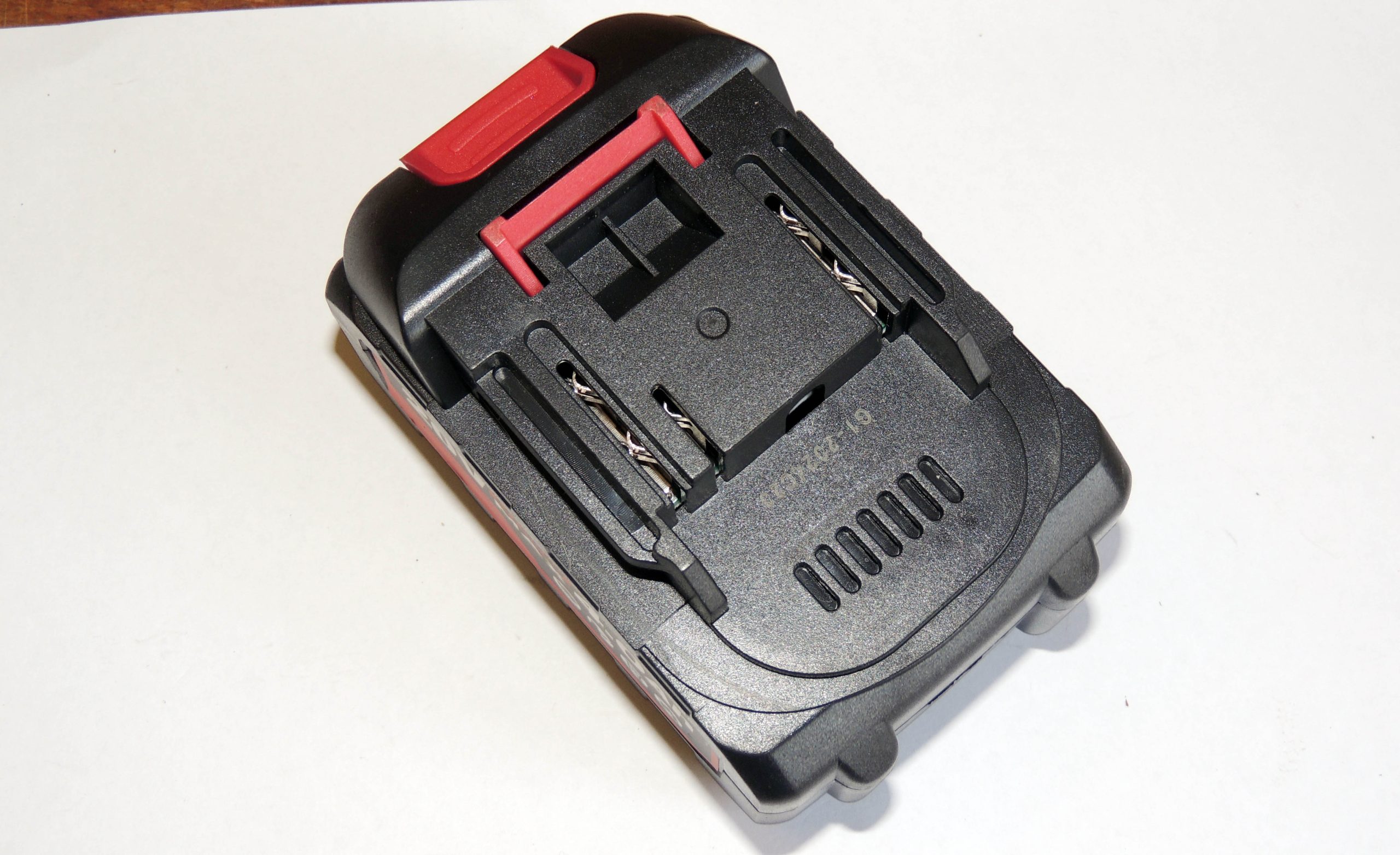 Аккумулятор на шуруповерт/гайковерт 4 Ач EDON 20V, OAG-20/125BL, OAW-20/200PBL, OAW-20/300PBL, OAW-20/500PBL, OCS-20/125BL, OLD-20PBL, ORH-20BL - Зображення 2