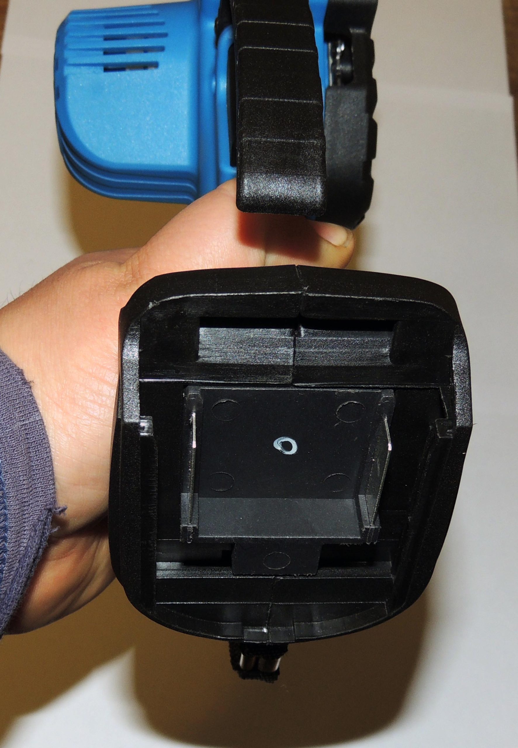 Акумуляторна ланцюгова пилка REDBO ACS -18/8 BL - Зображення 12